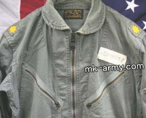 K-2B�t���C�g�X�[�c�E���̊K���͂ƃl�[���e�[�v